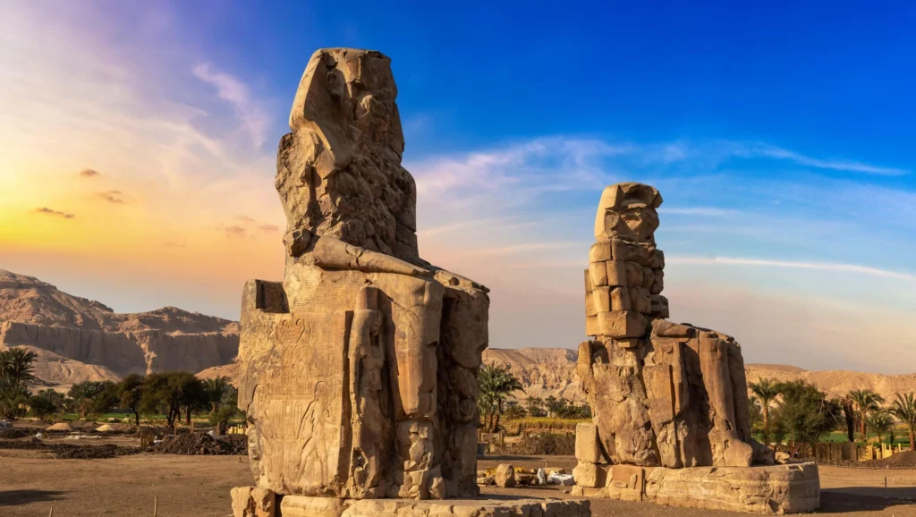 Viaje a Egipto 14 colosos de memnon egipto scaled e1749124349784 optimized
